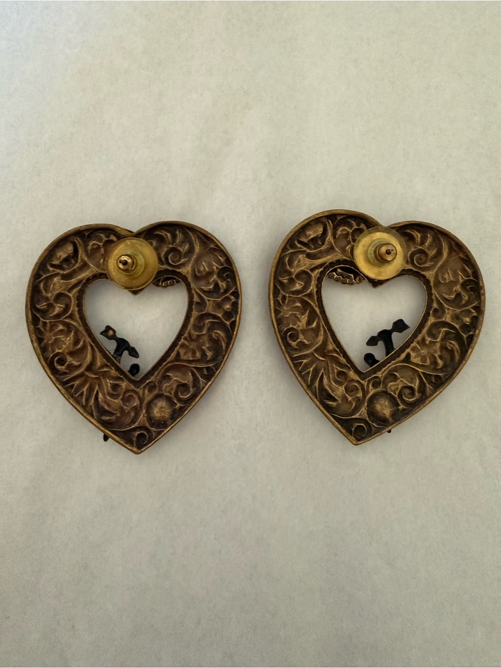 Antique-Style Heart Filigree Earrings - Brass Tone